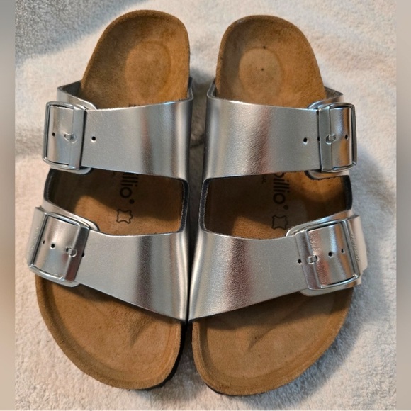 Birkenstock Shoes - Birkenstock Papillio double strap
Silver
Size 39